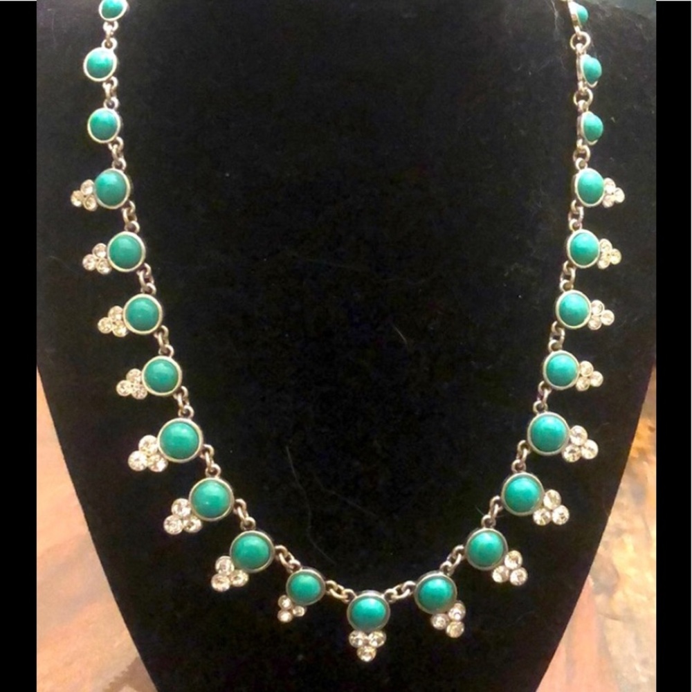 Elegant LOFT necklace. New!